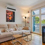 Apartamento Moderno - Terrazza E Parcheggio Coperto