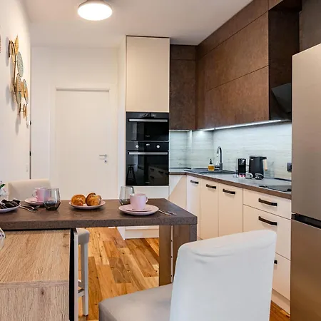 Apartamento Moderno - Terrazza E Parcheggio Coperto Lucca
