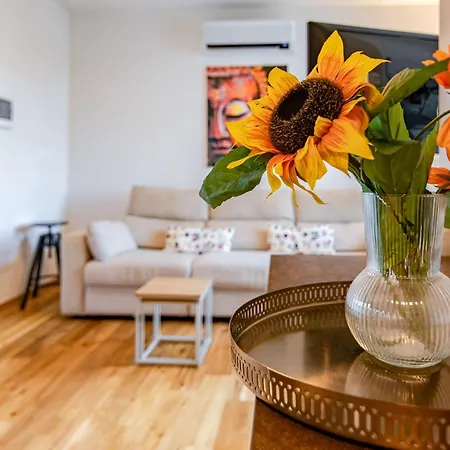 Apartamento Moderno - Terrazza E Parcheggio Coperto *