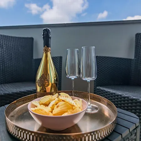 Apartamento Moderno - Terrazza E Parcheggio Coperto Lucca