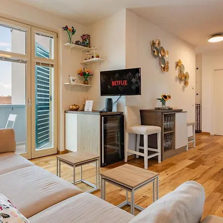 Apartamento Moderno - Terrazza E Parcheggio Coperto *
