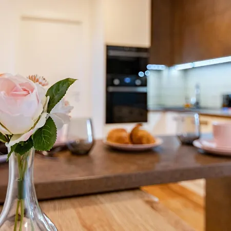 Apartamento Moderno - Terrazza E Parcheggio Coperto